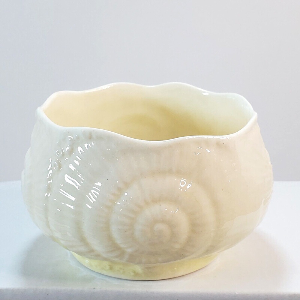 Vtg Belleek Ireland Porcelain Shell Nautilus Off-White Glossy Open Sugar Bowl